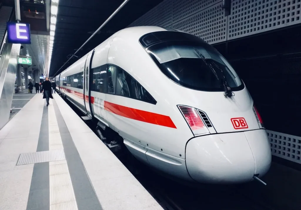 Viaggiare in Treno da Soli: L’Avventura di Esplorare il Mondo in Libertà