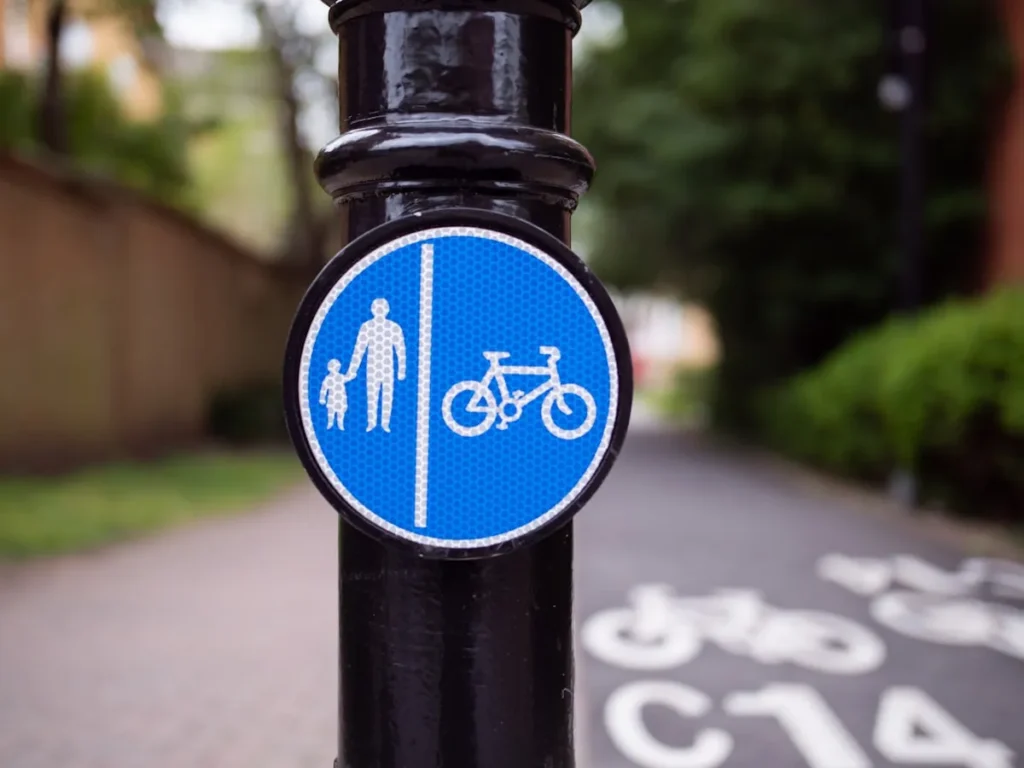 Esplora la Natura: Percorsi Ciclabili Facili per un Weekend all’Aria Aperta